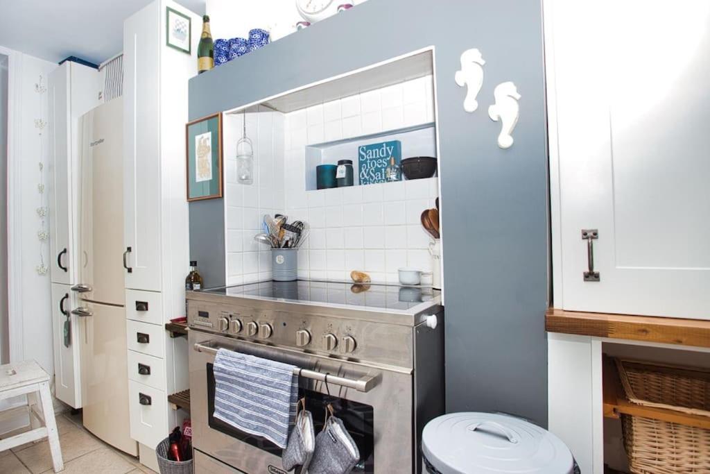 Restful And Cosy 4 Bed Minutes From The * Sandgate