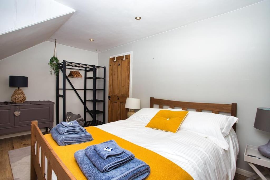 Apartment Restful And Cosy 4 Bed Minutes From The *