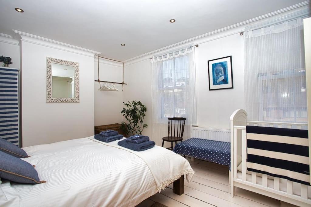 Apartment Restful And Cosy 4 Bed Minutes From The