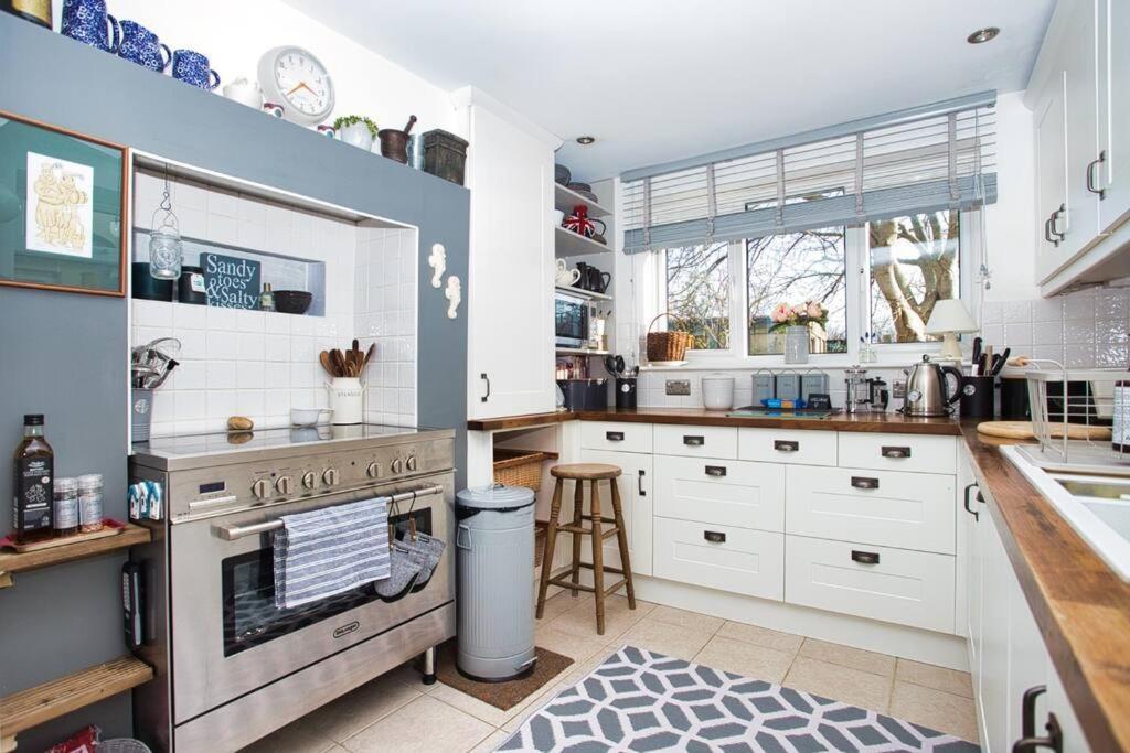 Restful And Cosy 4 Bed Minutes From The Apartment Sandgate